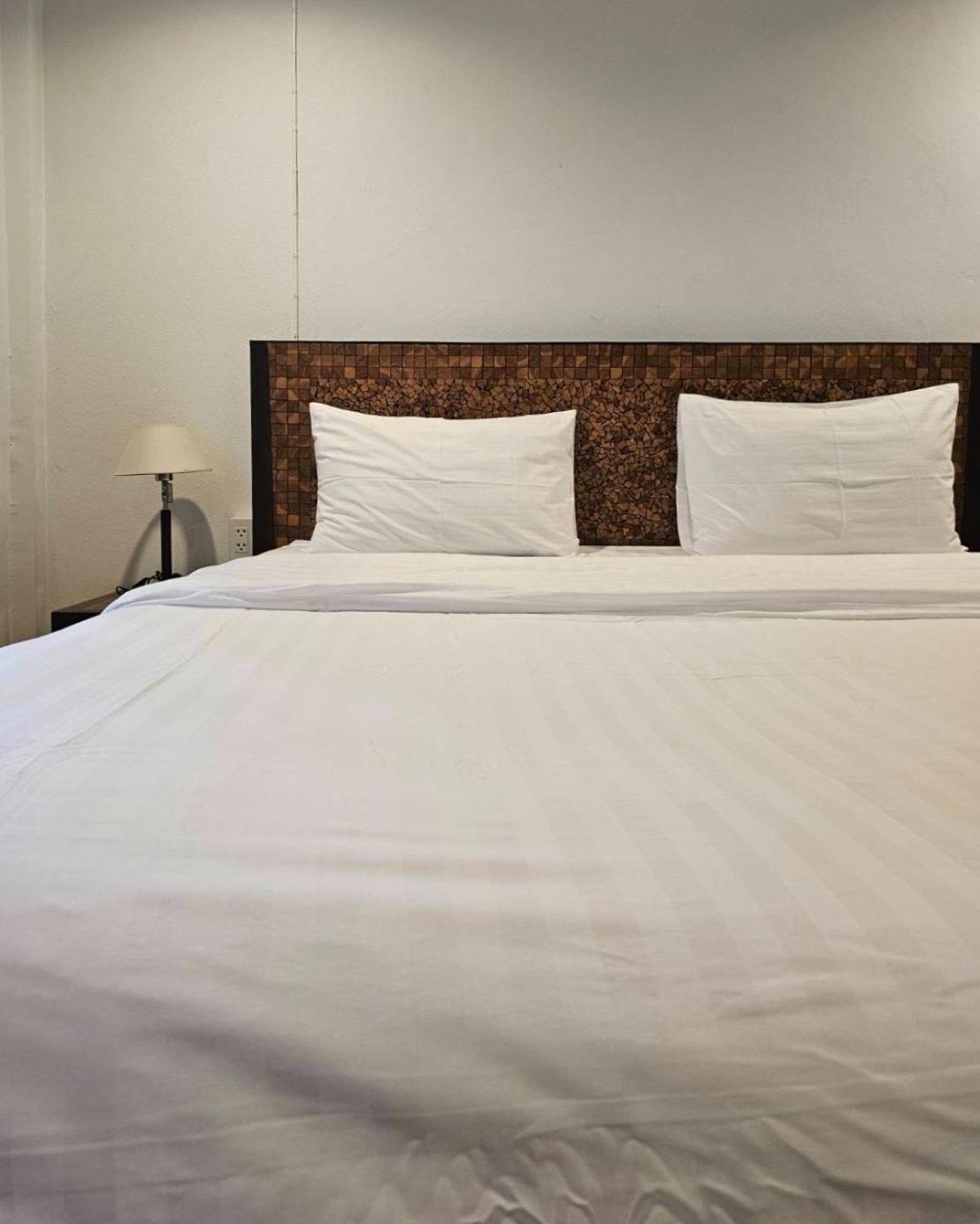 Baan Glang Soi Restaurant & Guesthouse Bangkok Phòng bức ảnh