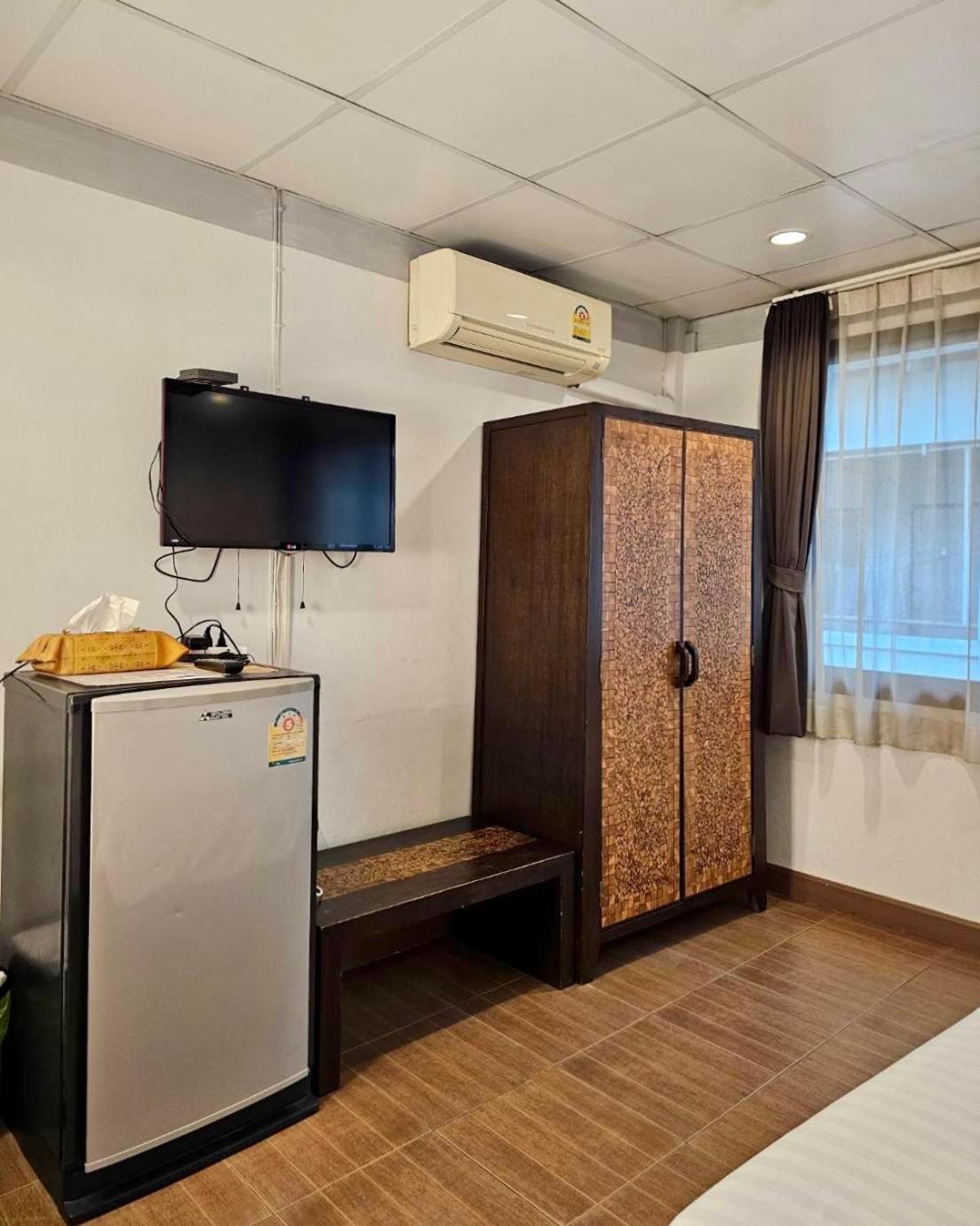 Baan Glang Soi Restaurant & Guesthouse Bangkok Phòng bức ảnh