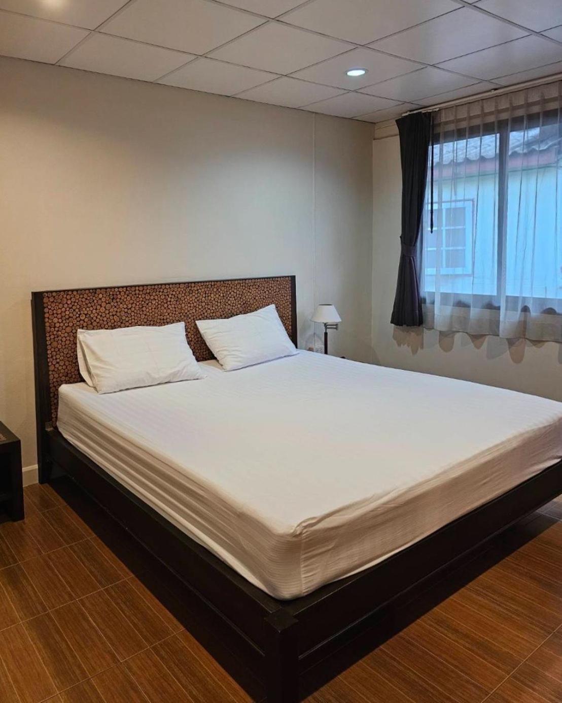 Baan Glang Soi Restaurant & Guesthouse Bangkok Phòng bức ảnh