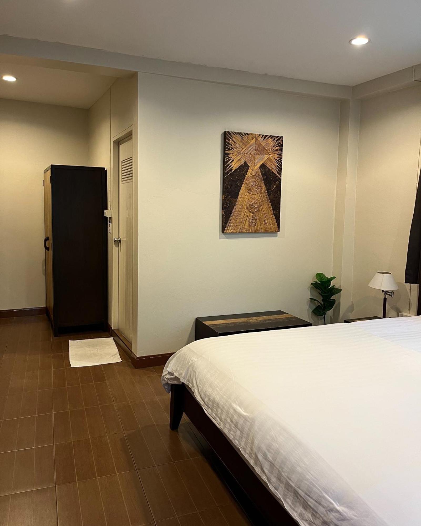 Baan Glang Soi Restaurant & Guesthouse Bangkok Phòng bức ảnh