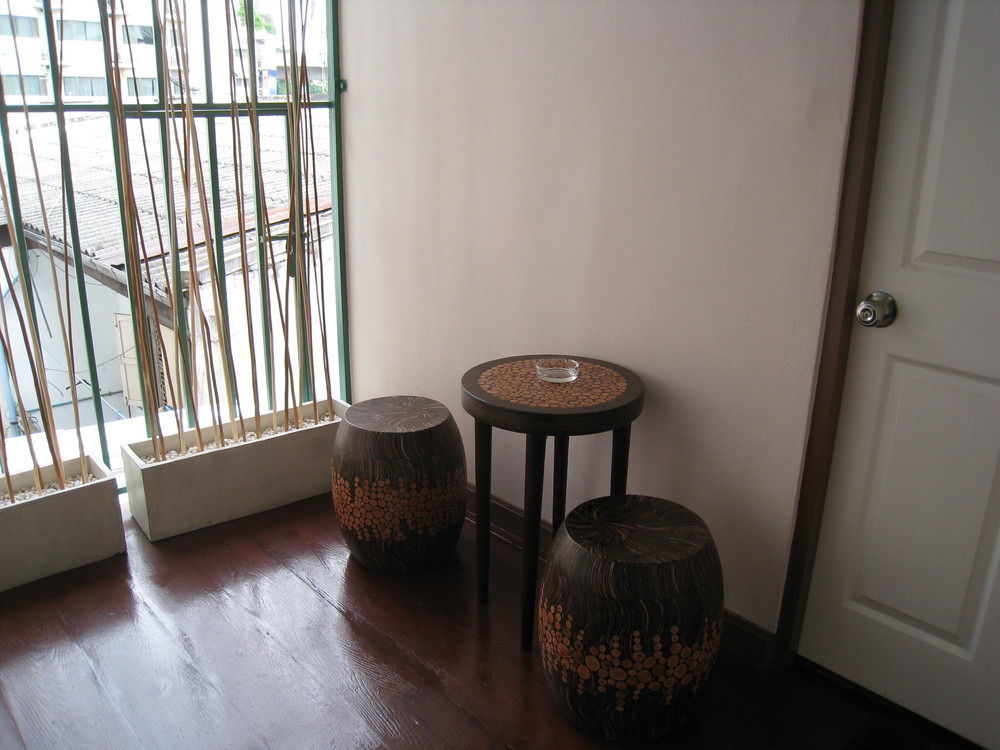 Baan Glang Soi Restaurant & Guesthouse Bangkok Ngoại thất bức ảnh